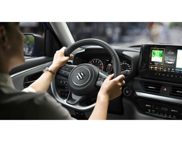 SUZUKI Swift-Hybrid-1.2-83CV